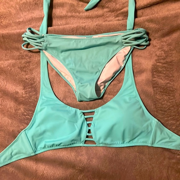 Two PINK tops and one bottom - Picture 2 of 6